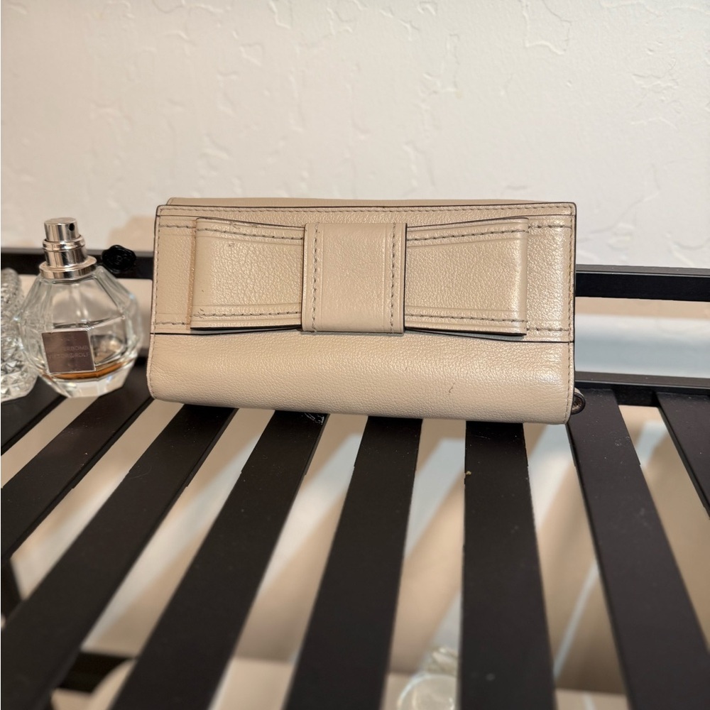Kate Spade Nude “Mara”Leather Wallet Wristlet w Structured Bow Retractable Strap - Picture 2 of 13